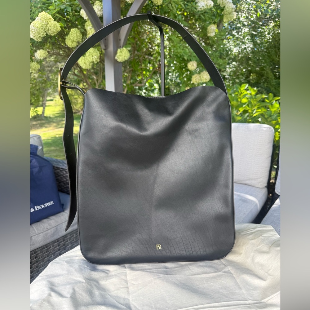Banana Republic leather tote - Picture 1 of 11